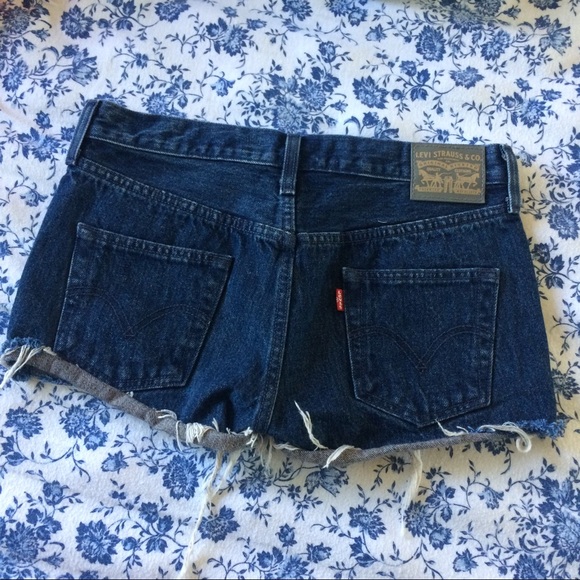 High Waisted Levi's American Flag Shorts - Picture 2 of 3